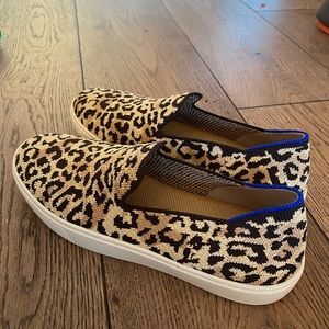 NIB Rothys camo cat sneaker, sz 7.5, never worn